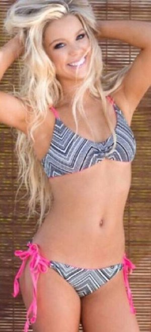 Kaylyn Slevin (19).jpg