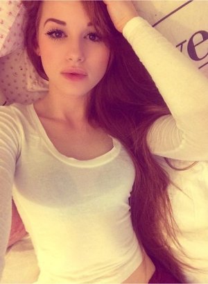 Madelaine-Petsch (6).jpg