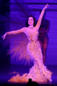 Dita Von Teese Sexy & Topless 48 thefappeningblog.com.jpg