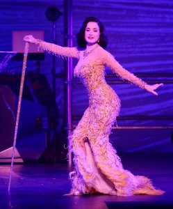 Dita Von Teese Sexy & Topless 49 thefappeningblog.com.jpg