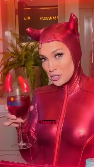 JLO_Sexy_Devil_Pic_2.jpg