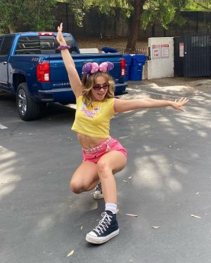 740full-haley-lu-richardson (4).jpg