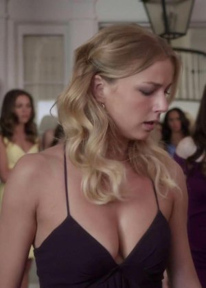 Emily Vancamp 0kq9ka71.jpg