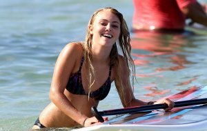 annasophia-robb-bikini-celebrity-2022.jpg