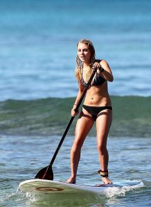 annasophia-robb-bikini-celebrity-2028.jpg
