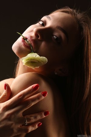 0009-17 thefappeningblog.com.jpg