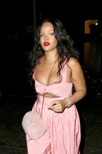 Rihanna Sexy 13 thefappeningblog.com.jpg