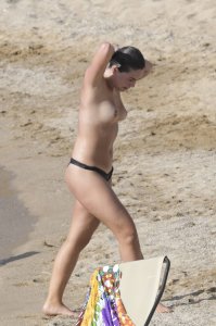 Olympia Valance Sexy & Topless 23 thefappeningblog.com.jpeg