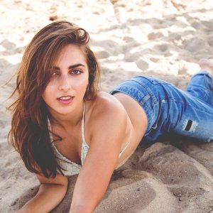 emeliahartford-30-12-11.jpg emeliahartford-30-12-11.jpg