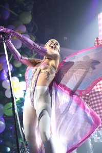 Miley-Cyrus-Topless-27.jpg