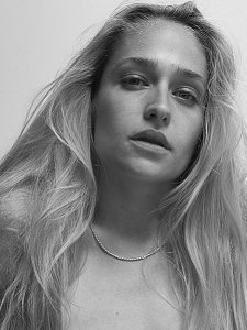 Jemima-Kirke-Topless-3.jpg