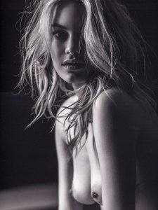 Camille-Rowe-Naked-4.jpg