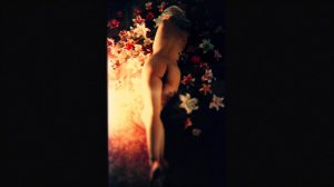 Courtney-Love-Naked-7.jpg