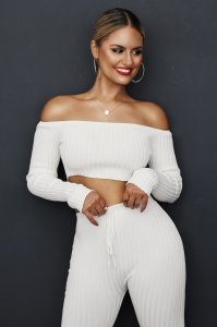 Pia Toscano Sexy 7 thefappeningblog.com.jpg