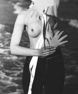 Guinevere Van Seenus Topless 1 thefappeningblog.com.jpg