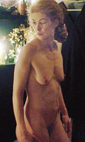 Rosamund-Pike-Full-Frontal-Pussy.jpg