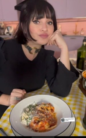 Screenshot_20231121-230003_InstaPro2 .jpg