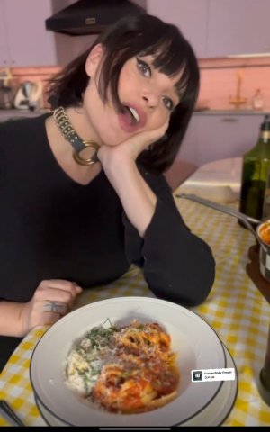 Screenshot_20231121-230011_InstaPro2 .jpg