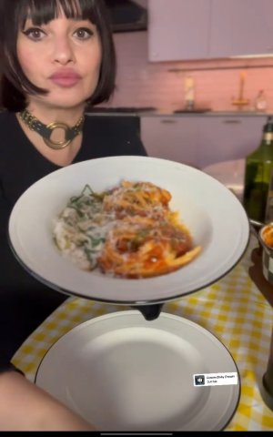 Screenshot_20231121-230030_InstaPro2 .jpg