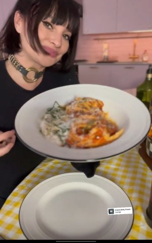 Screenshot_20231121-230033_InstaPro2 .jpg