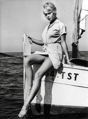 Brigitte Bardot on the set of the film And God Created Woman, 1956.jpg