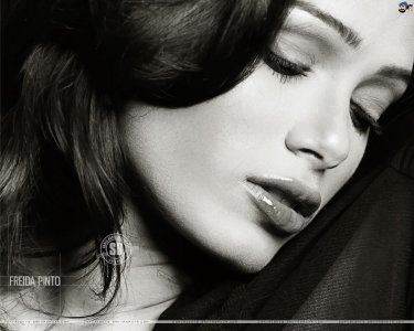 00Friedo Pinto Freida Pinto1 (2).jpg