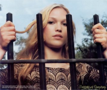 Julia-Stiles-031.jpg