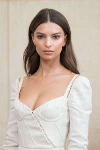 Emily Ratajkowski Sexy 4 thefappeningblog.com.jpg