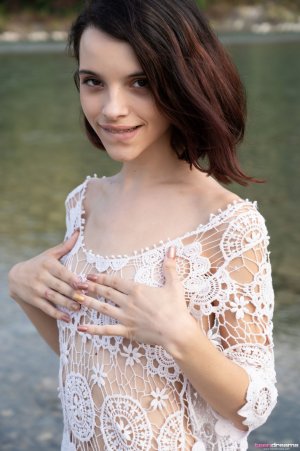 0004-05 thefappeningblog.com.jpg