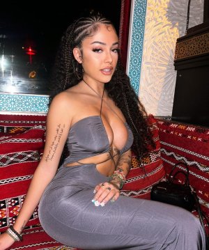 Malu_Trevejo_Cleavage_in_a_grey_dress_11-26-2023__5_.jpg