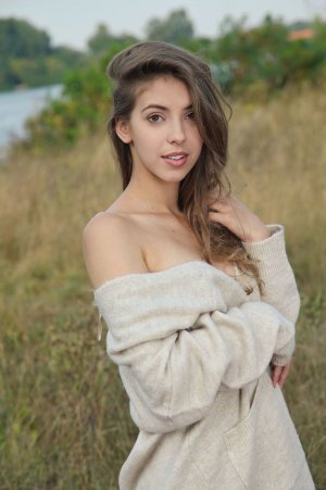 0009-01 thefappeningblog.com.jpg