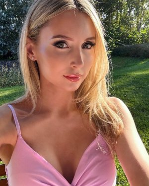 378092833_1073574350297241_7388620670743202141_n (2).jpg