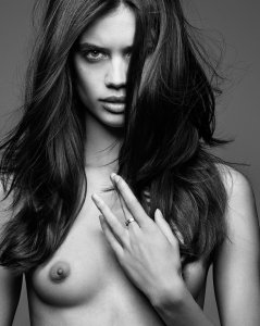 Sara Sampaio Topless 3 thefappeningblog.com.jpg