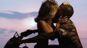 Kim Kardashian Topless 2 thefappeningblog.com.jpg