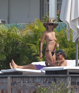 Heidi Klum Topless 1 thefappeningblog.com.jpg
