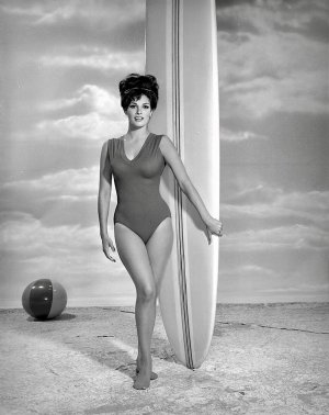 Raquel Welch -2148.jpg