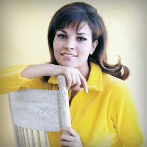Raquel Welch -2697.jpg