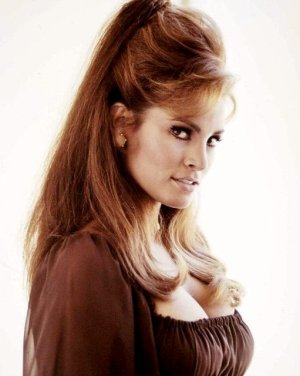 Raquel Welch -3889.jpg