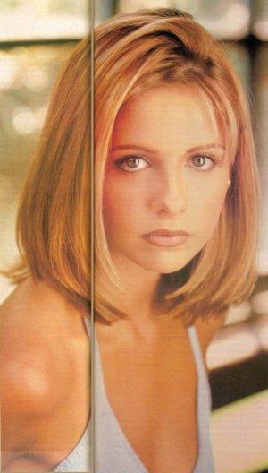 Sarah Michelle Gellar - Femme_Fatales_v08n03_0007.jpg
