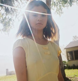 Selena_Gomez_nipply_promos_for_her_new_single_Fetish.jpg