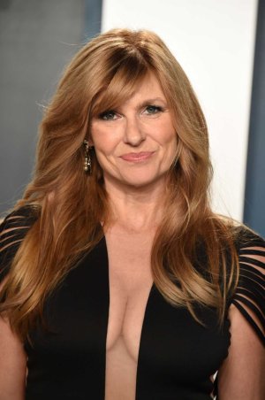 connie-britton-attends-the-92nd-academy-awards-vanity-fair-oscar-party-in-beverly-hills-4.jpg
