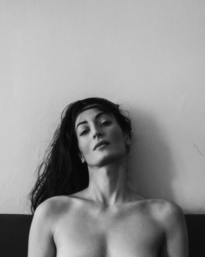 Screenshot_20231211-190126_Samsung Internet.jpg