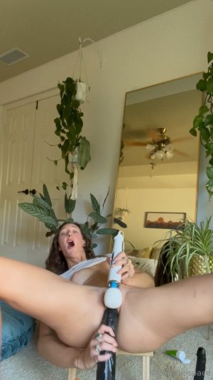 Steph in Space Giant Dildo Masturbation PPV Video Leaked FappTime.com.mp4_snapshot_15.08.908.jpg