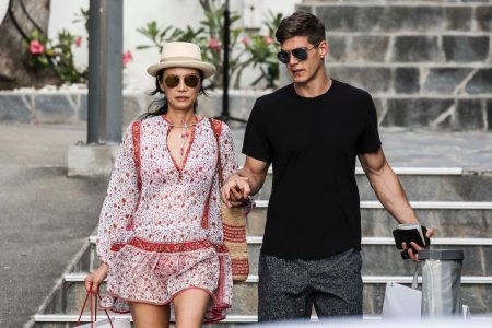 wendi-deng-murdoch-and-bertold-zahoran-out-in-st.-barth-aboard-roman-abramovich-s-eclipse-yach...jpg