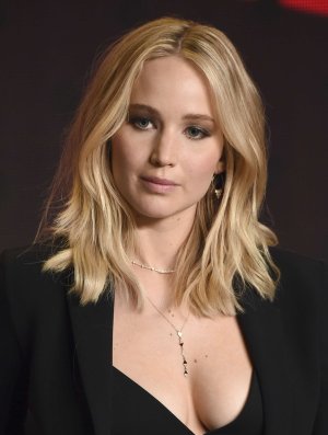 Jennifer-Lawrence (2).jpg