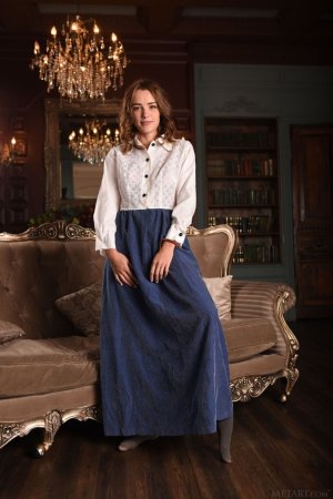 she-is-hot-she-is-sexy-she-owns-amazing-body-and-she-is-ready-for-action-02 thefappeningblog.com.jpg