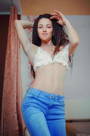 0007-02 thefappeningblog.com.jpg