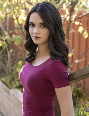 vanessa-marano-v0-06lqn5ouyih81.jpg