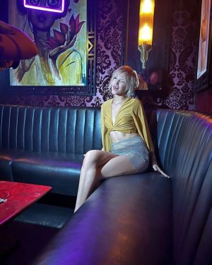 740full-grace-vanderwaal (3).jpg