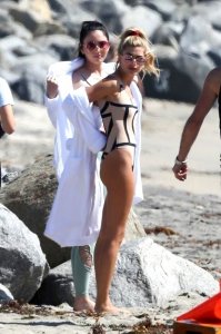 Hailey Baldwin Sexy 19 thefappeningblog.com.jpg